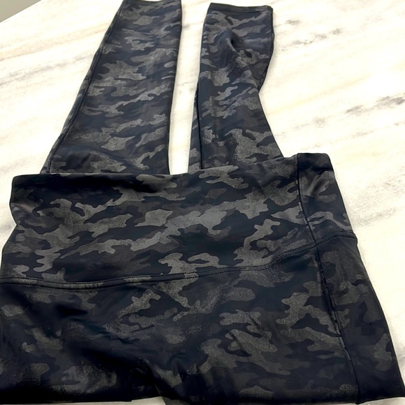 Camo SPANX leggings - Picture 2 of 4